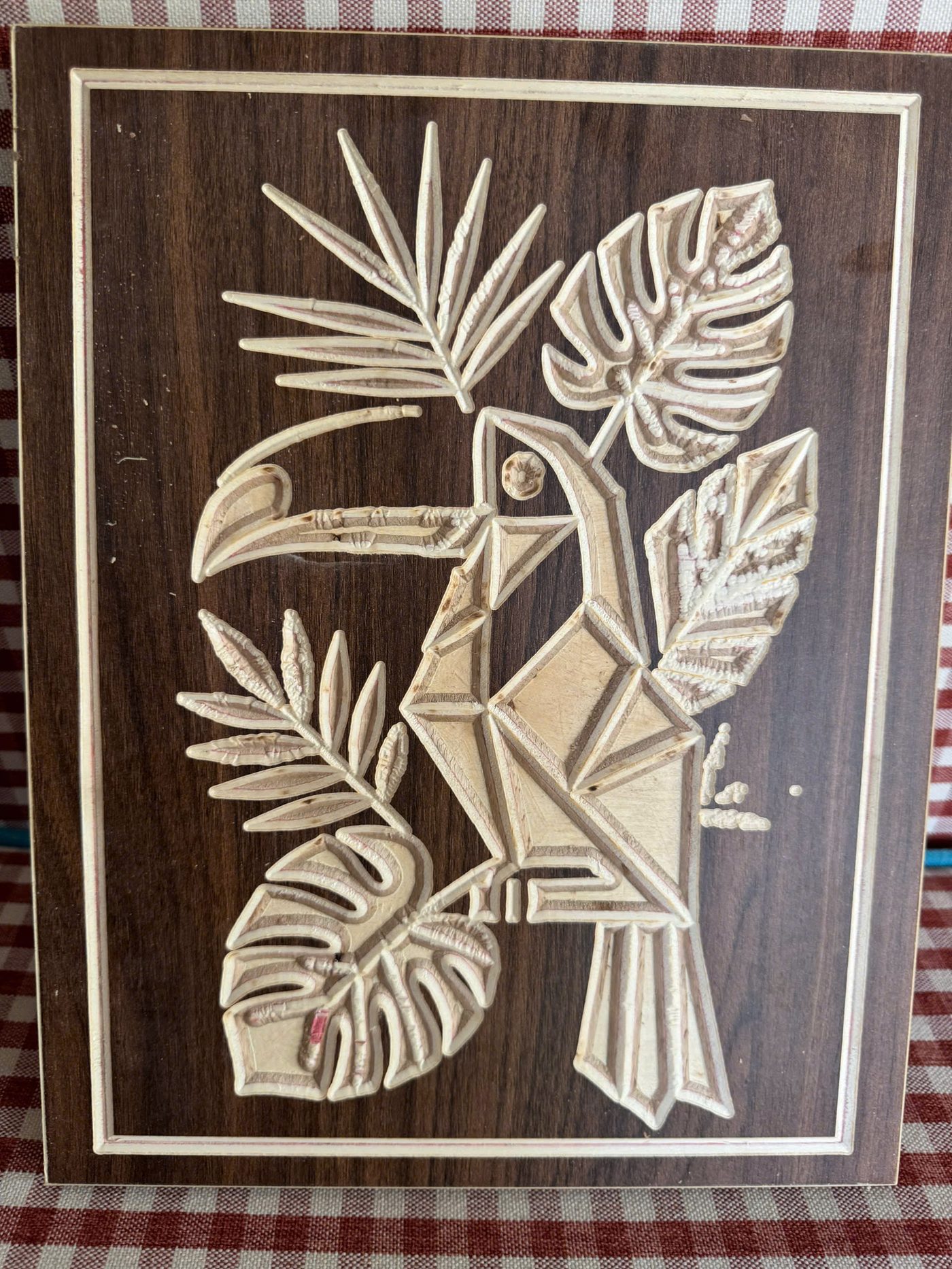 Tranh gỗ decor chạm khắc CNC hình chim Toucan